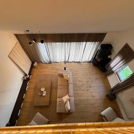 Thebigcozyplace * باد مونستريفل